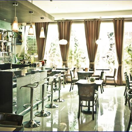 Avitel Hotel Makati City Eksteriør bilde