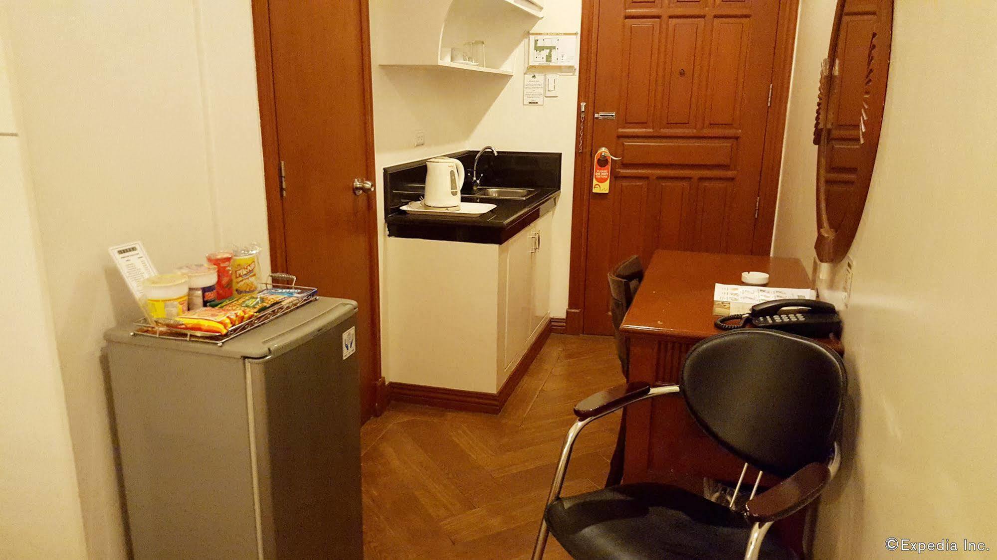 Avitel Hotel Makati City Eksteriør bilde